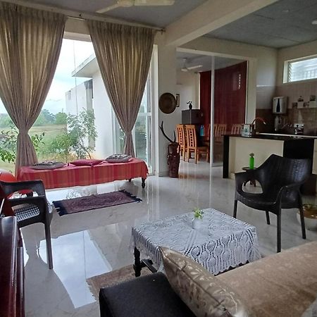 Shi'S Unique & Private 180 Degree Glass House In Pollāchi 외부 사진