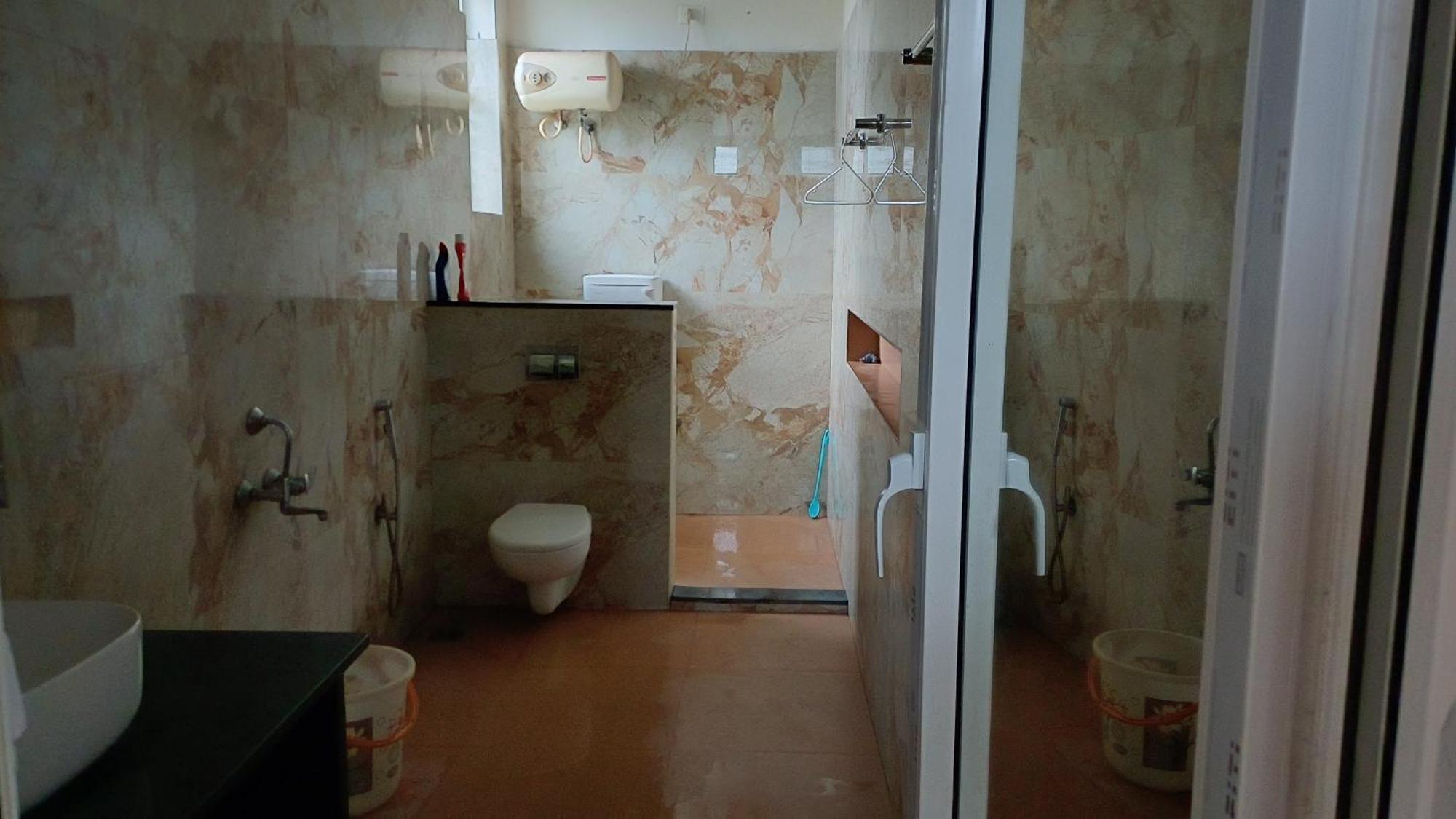 Shi'S Unique & Private 180 Degree Glass House In Pollāchi 외부 사진