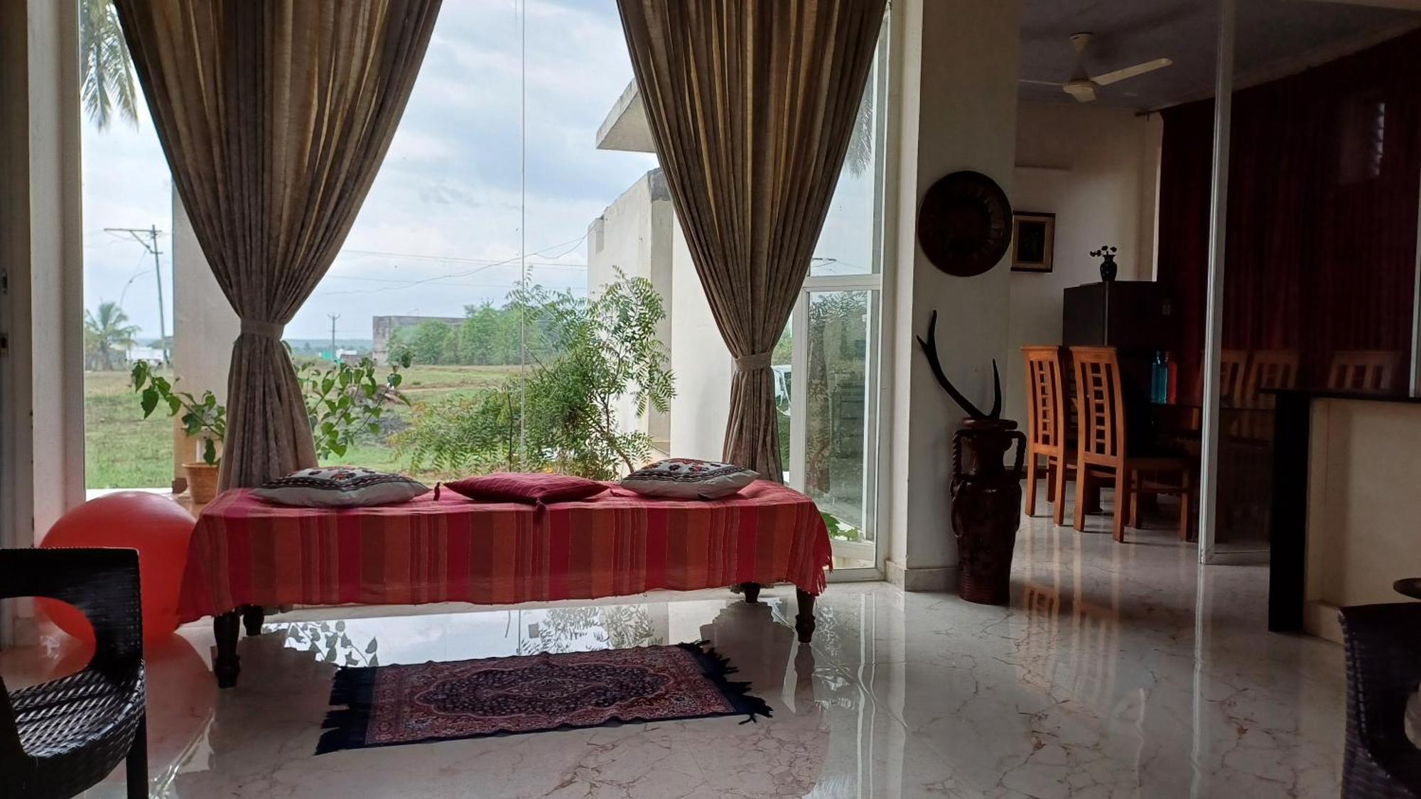 Shi'S Unique & Private 180 Degree Glass House In Pollāchi 외부 사진